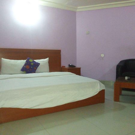 Flamingo Hotel Festac Town Zewnętrze zdjęcie